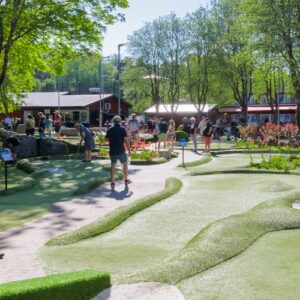 Vy över äventyrsgolfen